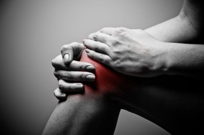 Knieschmerzen von innen – Ursachen, Symptome, Behandlung