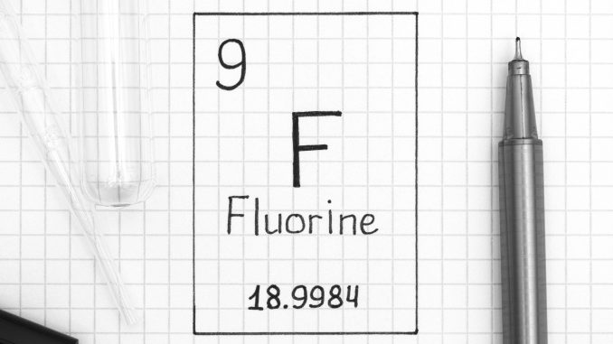 Czym jest Fluor? Dlaczego go potrzebujemy?